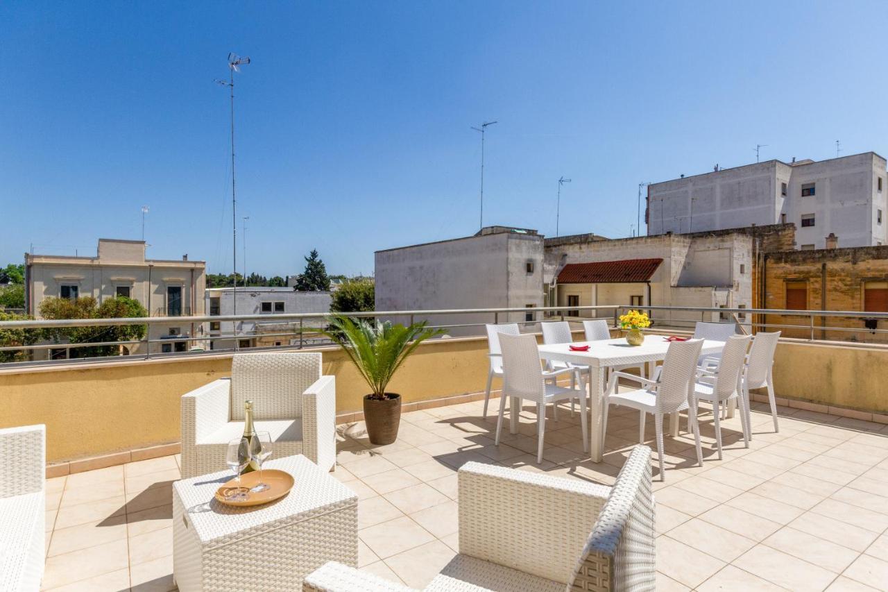 Roomy Apartment With Terrace & Parking Lecce Exterior foto