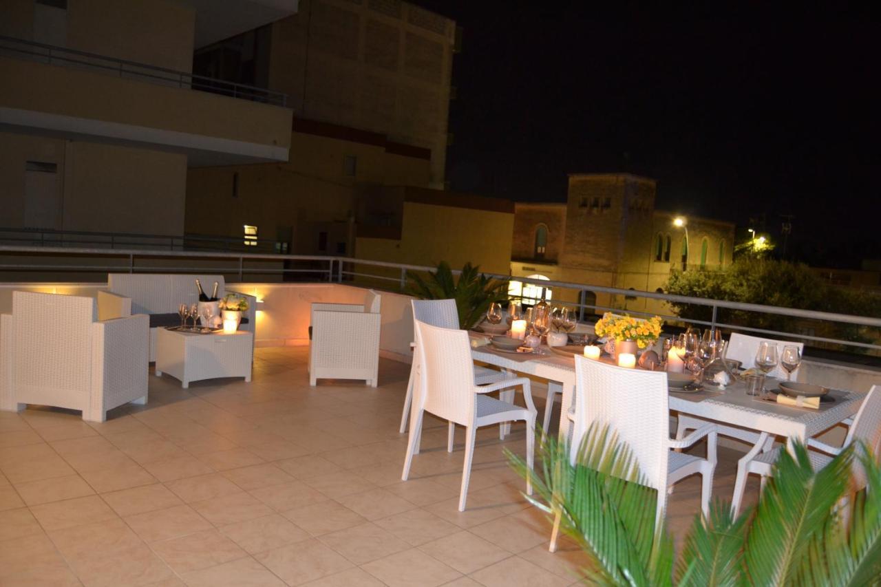 Roomy Apartment With Terrace & Parking Lecce Exterior foto