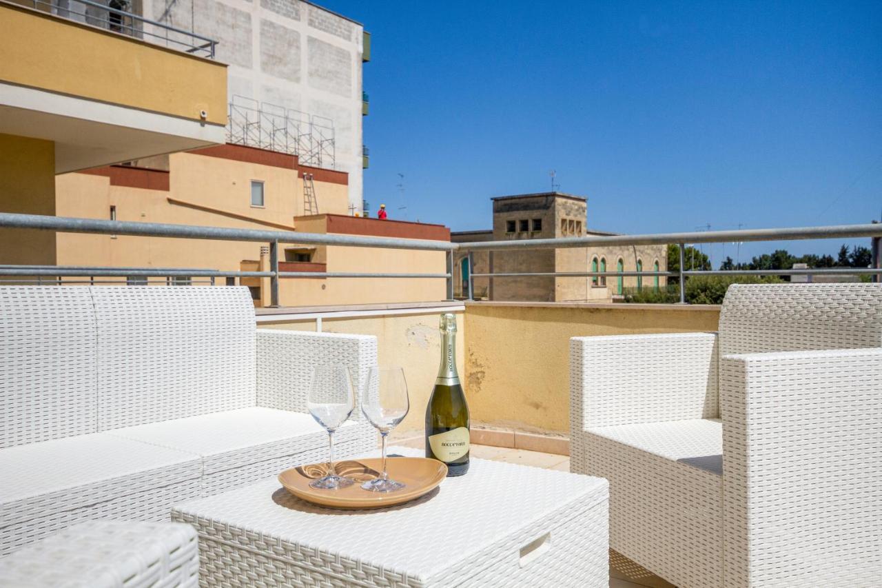 Roomy Apartment With Terrace & Parking Lecce Exterior foto